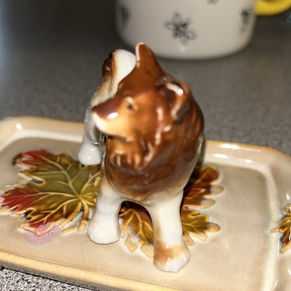 VTG Akita Dog Porcelain Figurine Japan - Picture 3 of 9